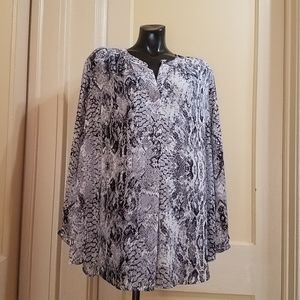 Daniel Rainn Button Down Flowy Floral Top